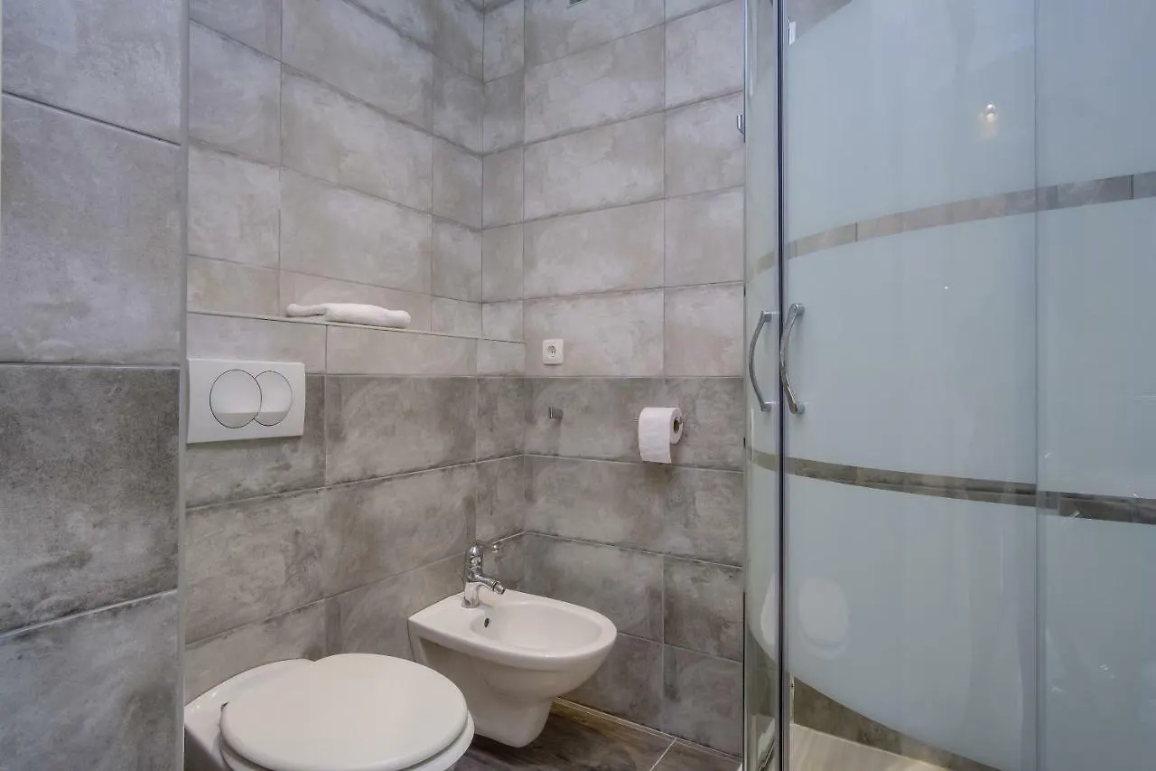 מאלי לוסיניי Kon-Tiki Apartments 0*, מאלי לוסיניי קרואטיה